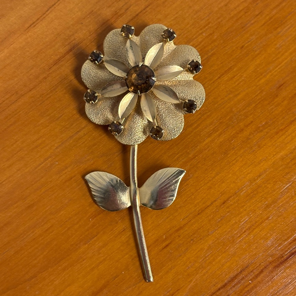 Flower Brooch w/ Rhinestones